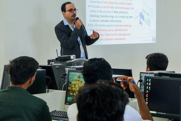 Data Analyst Seminar | GHRU Saikheda